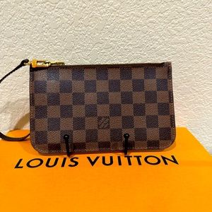AUTHENTIC LOUIS VUITTON Damier Ebene
Neverfull PM Pouch LV